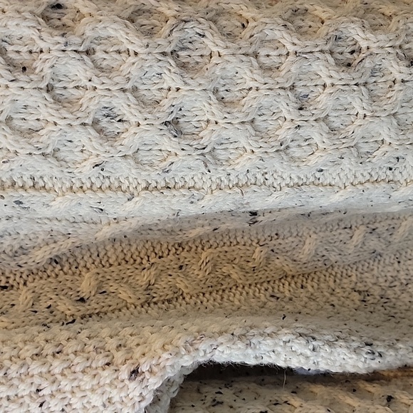 Vintage Tivoli 70's / 80's Irish Fisherman Cable Knit 100% Wool Sweater Size XL - Picture 2 of 5